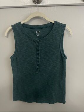 Gap Ribbed Henley. Small Petite